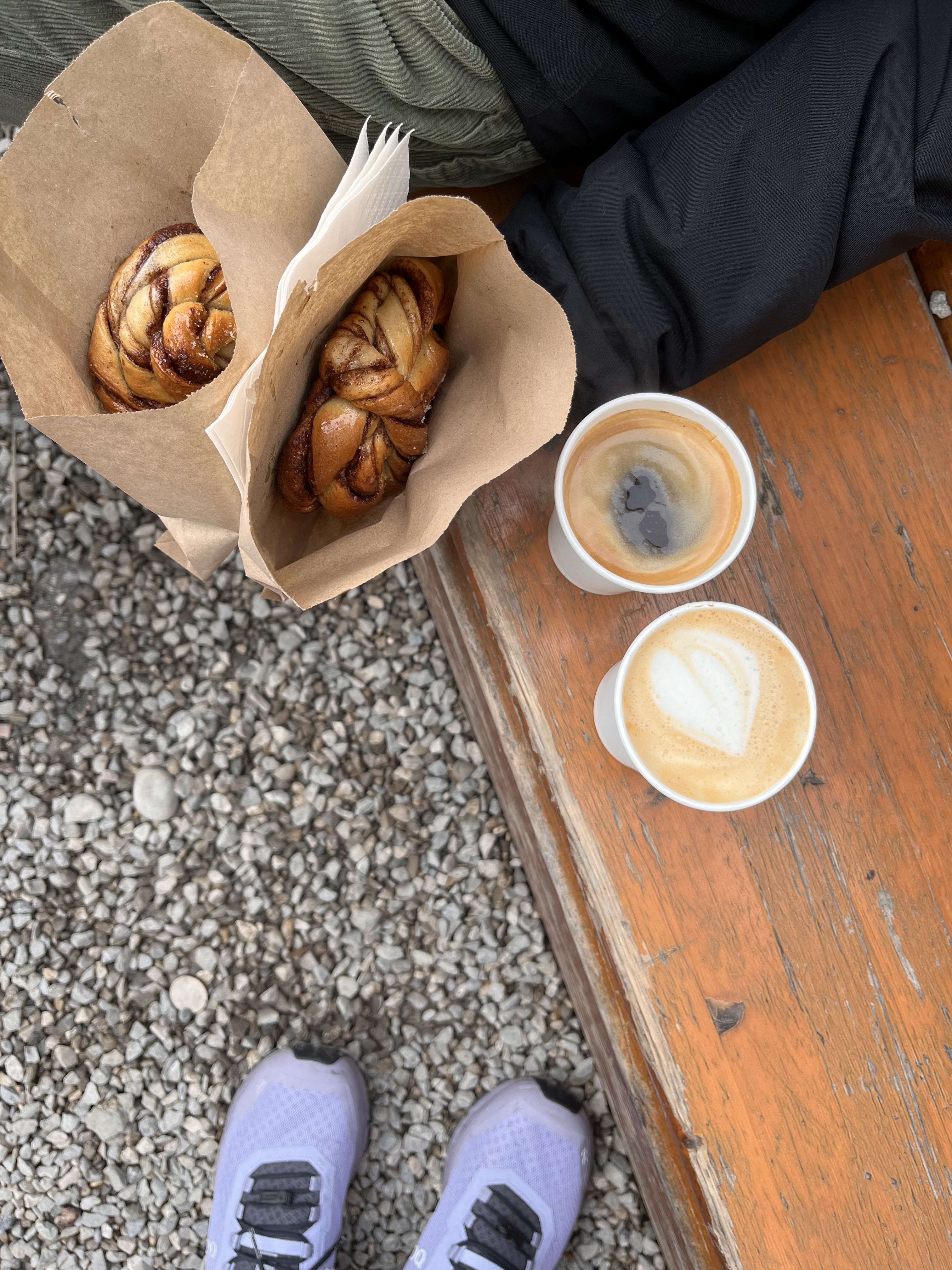 Bageri cinnamon bun and coffee